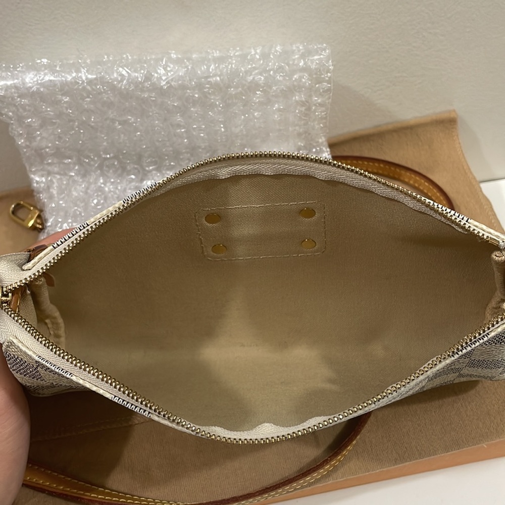 [$1400cad]💥AUTHENTIC Louis Vuitton Damier Azur Eva Clutch💥 - Picture 14 of 17